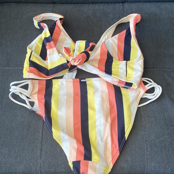 Abercrombie bikini set - Picture 2 of 2